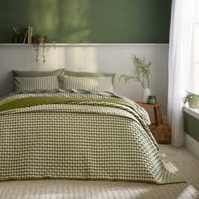 Portloe Woven Quilted Bedspread